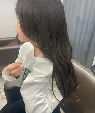 セミロング カラー 縮毛矯正/スパイラル パーマ/表参道のヘアスタイル