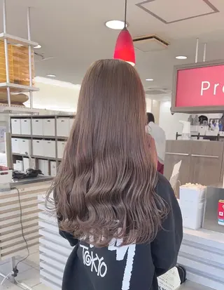 ロング カラー 暗髪つや髪💫 岡本彩花のヘアスタイル