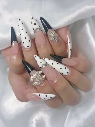 ネイル LEELA NAIL STUDIO所属・LEELA NAIL STUDIOのネイルデザイン