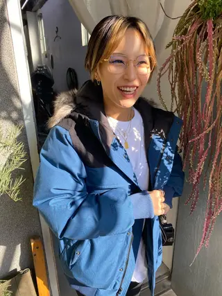 ショート カラー qiie/ワンカラー インナーカラーのヘアスタイル