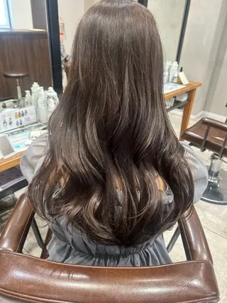 セミロング カラー オリーブベージュ/ ブリーチなし透明感のヘアスタイル