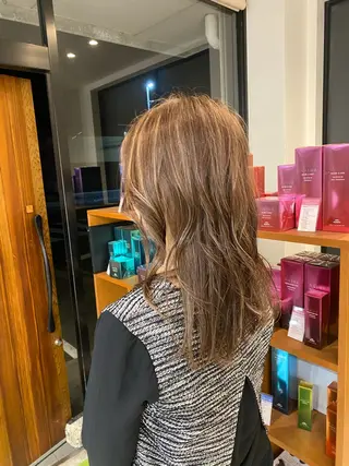 ロング カラー 田崎 暁大のヘアスタイル