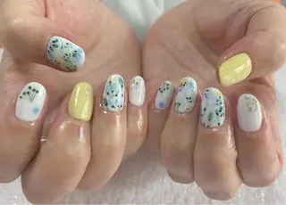 ネイル 手塚 里奈のネイルデザイン