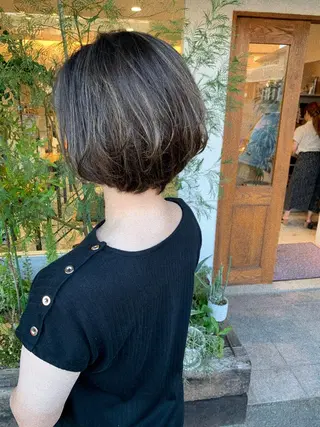 ショート カラー 船津 佳奈美のヘアスタイル
