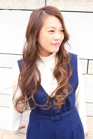 ロング カラー パーマ Amour 二子玉川所属・伊藤 みきのヘアスタイル