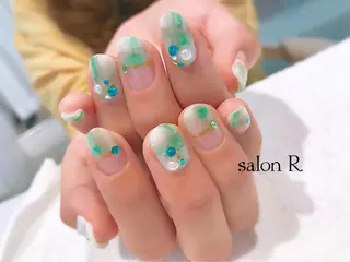 ネイル Re Pearl～コーディネートサロン～ 市駅前店所属・NARUMI HYODOのネイルデザイン