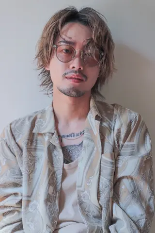 メンズ カラー メンズ ヘアメイク ハイトーン キャロのヘアスタイル