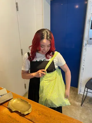 ミディアム カラー MIOベージュカラー 柔らかいカラーのヘアスタイル