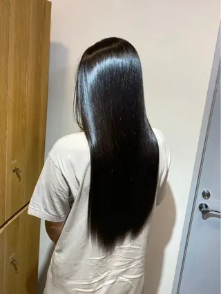 ロング ioe 西梅田＋店のヘアスタイル