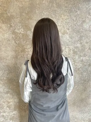 カラー 西岡 莉緒のヘアスタイル