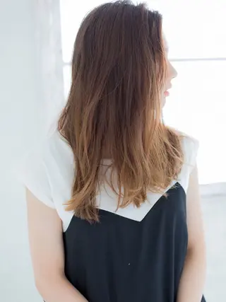 ロング カラー SHINY シャイニー千住大橋のヘアスタイル