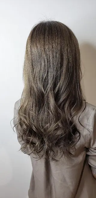 セミロング カラー 【髪質改善美容師】t occa茨木篠原健太のヘアスタイル