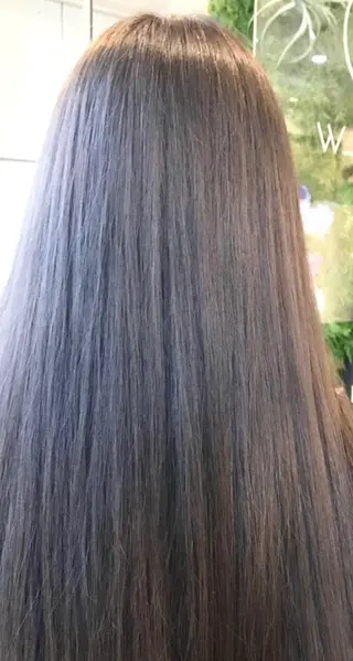 ロング カラー Hanna by W_SALONのヘアスタイル