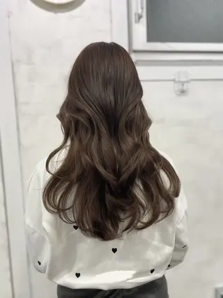 ロング タニ トモのヘアスタイル