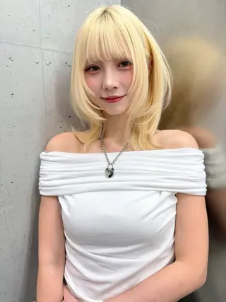 セミロング 韓国/レイヤー/艶髪 ルキアのヘアスタイル