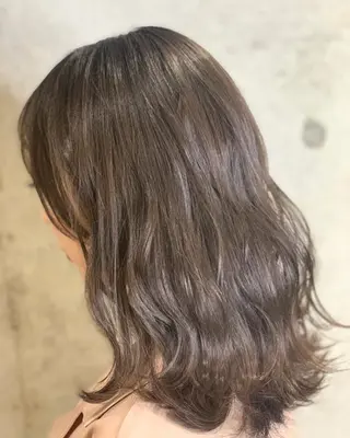 ミディアム カラー ヘアアレンジ 髪質改善×ハイトーン 中田啄也のヘアスタイル