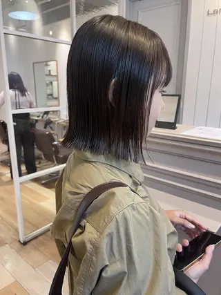 セミロング スッと馴染むヘア /ヨシダトモキのヘアスタイル