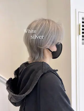 カラー ハイトーン/ レイヤーカットyuiのヘアスタイル