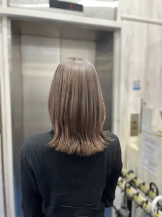 ミディアム white.梅田所属・White梅田 / COCOのヘアスタイル