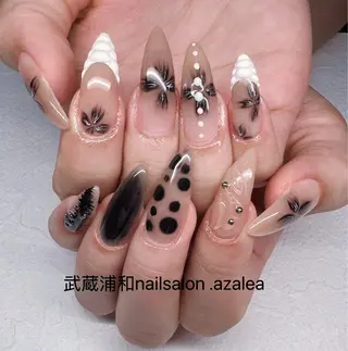 ネイル R inのネイルデザイン