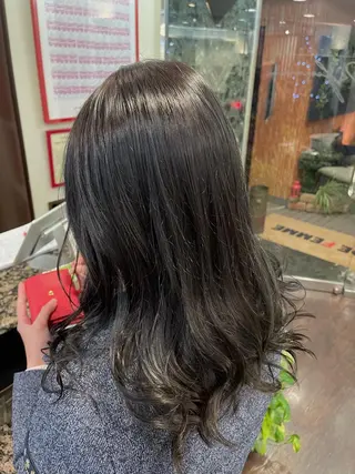 ミディアム カラー peakshair所属・髪質改善/メンズパ ーマ𝒀𝑼𝑻𝑶のヘアスタイル