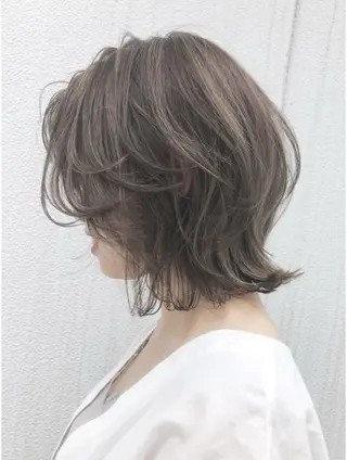 ミディアム 中司 陽子のヘアスタイル