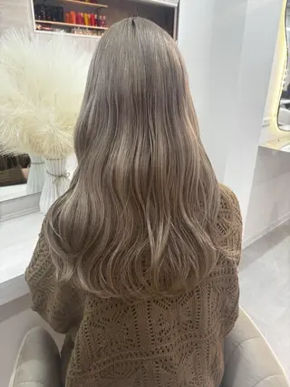 ロング カラー Maho ブリーチモデル募集中のヘアスタイル