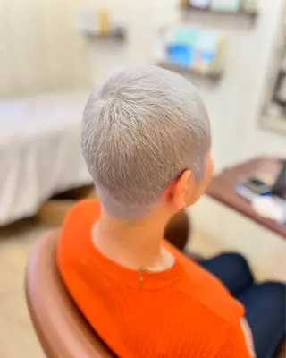 ショート カラー MERCI所属・マツモト コウダイのヘアスタイル