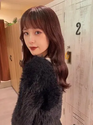 セミロング アールバイニーナ所属・R by NINA アールバイニーナのヘアスタイル