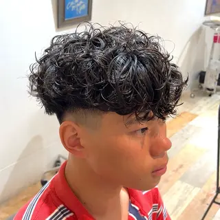 ショート パーマ メンズ メンズパーマ眉毛 特化アユム🔥のヘアスタイル