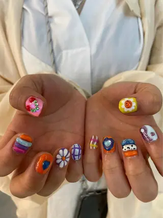 ネイル Shiori・:* 💫のネイルデザイン