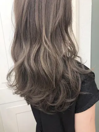 ロング カラー N° rico 名駅のヘアスタイル