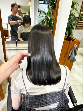 ミディアム カラー hoNua. 栄/透明感カラーのヘアスタイル