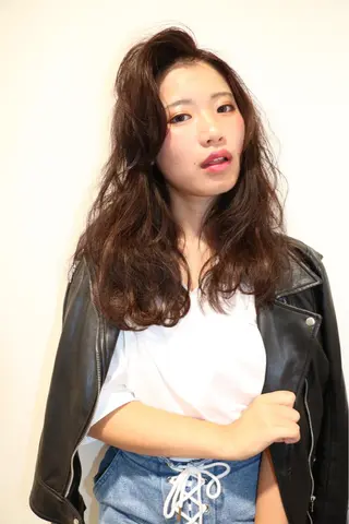 ミディアム セミロング ロング パーマ _WHITE高槻所属・_WHITE高槻店 yusukeのヘアスタイル