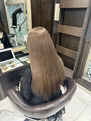 ロング カラー ブリーチ・カットモデ ル🎀serenaのヘアスタイル