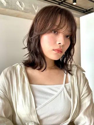 ミディアム カラー パーマ 🫧小顔×似合わせ× 透明感カラー🫧のヘアスタイル