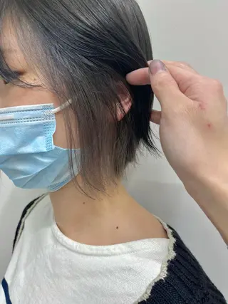 ショート カラー 山本 佳奈のヘアスタイル