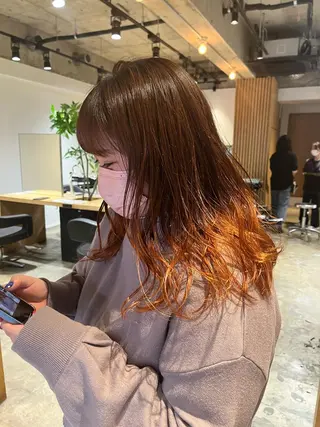 セミロング ハイトーン/レイヤー 💜Akaneのヘアスタイル