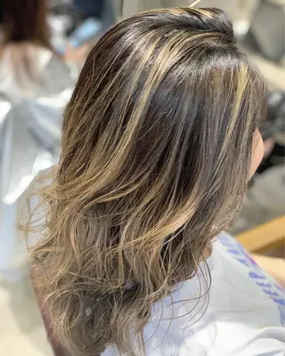 ミディアム カラー ヘアアレンジ 髪質改善×ハイトーン 中田啄也のヘアスタイル