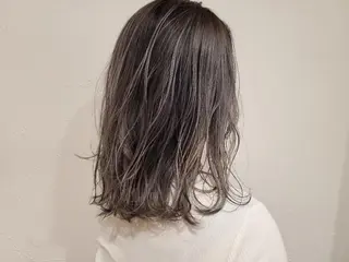 セミロング カラー パ ルのヘアスタイル