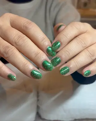 ネイル 人見 菜巴（ネイリスト）のネイルデザイン