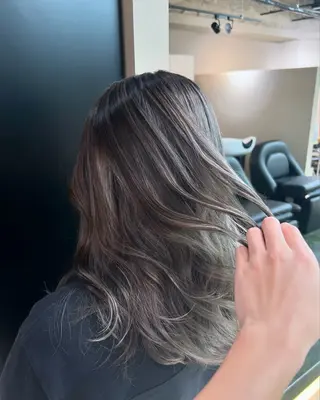 セミロング カラー 💖梅田レイヤー💖 副店長Tsubasaのヘアスタイル