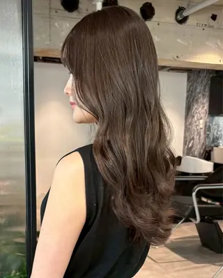 ロング カラー ネモ ユウのヘアスタイル