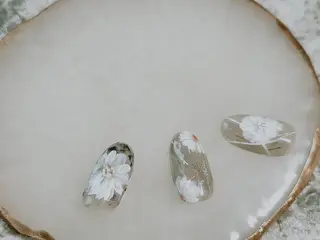 ネイル 矢野 美希のネイルデザイン