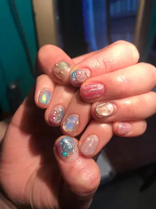 ネイル キラキラ オメメのネイルデザイン