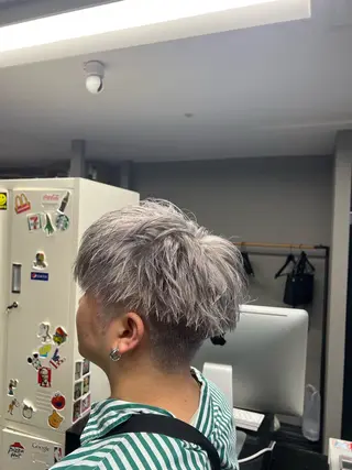 ショート カラー メンズ ハイトーンカラー 坂本 翼のヘアスタイル