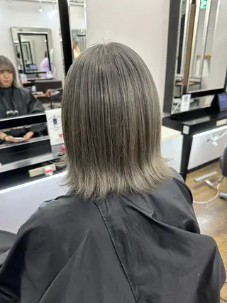 ミディアム 韓国ヘア×ハイトーン AYA💫のヘアスタイル