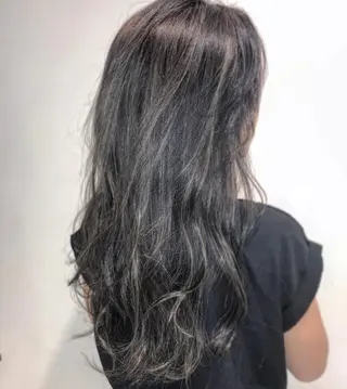 ロング カラー comfy すずなのヘアスタイル