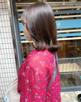 ミディアム カラー あずまぐち めぐみのヘアスタイル