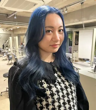 ロング 愛瑠奈 erunaのヘアスタイル